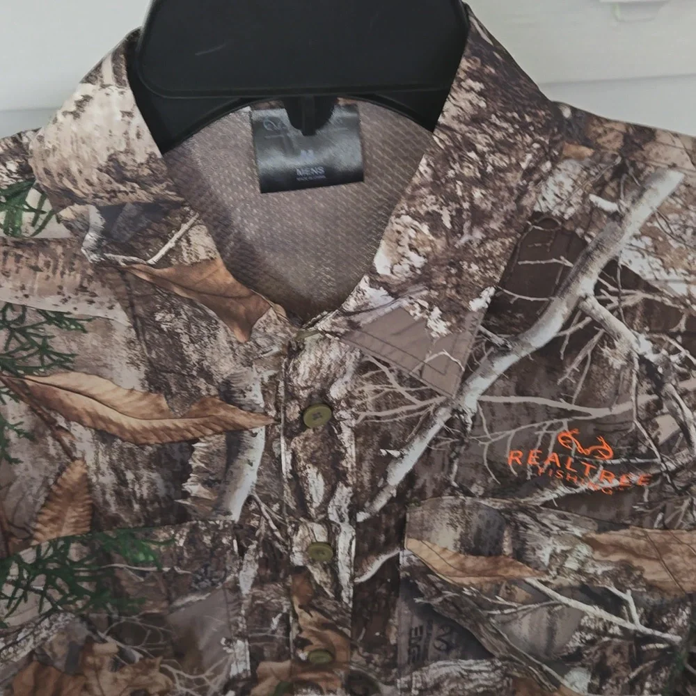 Realtree Fishing camouflage long sleeve shirt - Picture 4 of 10